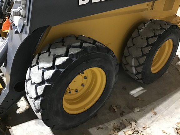 2021 John Deere 324G Skid Steer Loader