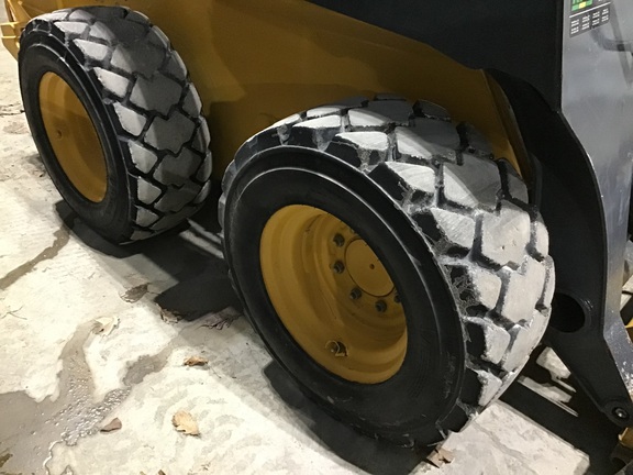 2021 John Deere 324G Skid Steer Loader