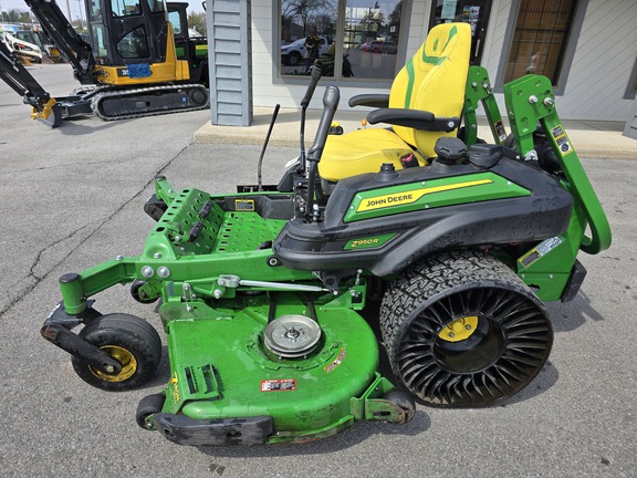 2023 John Deere Z950R Mower/Zero Turn