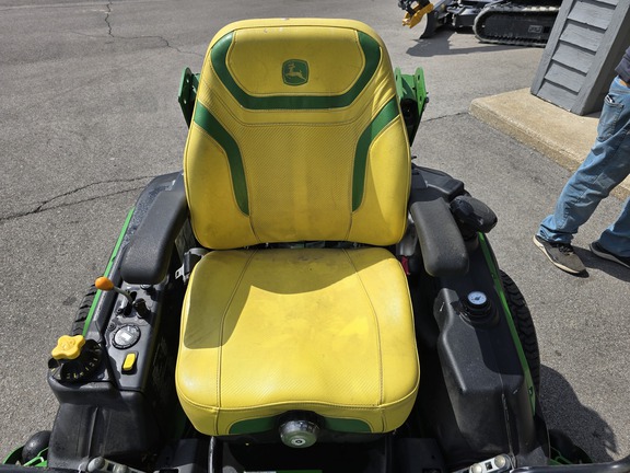2023 John Deere Z950R Mower/Zero Turn