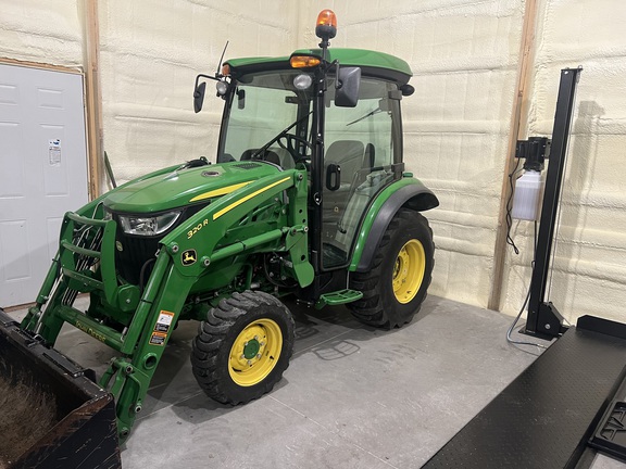 2018 John Deere 3046R Tractor Compact