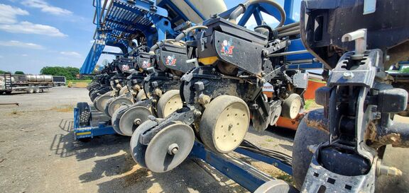 2014 Kinze 3600 Planter