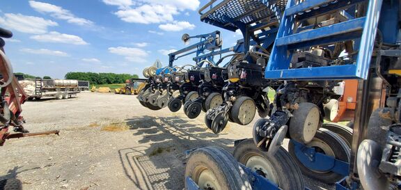 2014 Kinze 3600 Planter