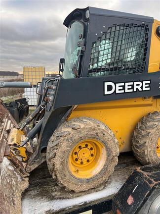 2013 John Deere 320E Skid Steer Loader