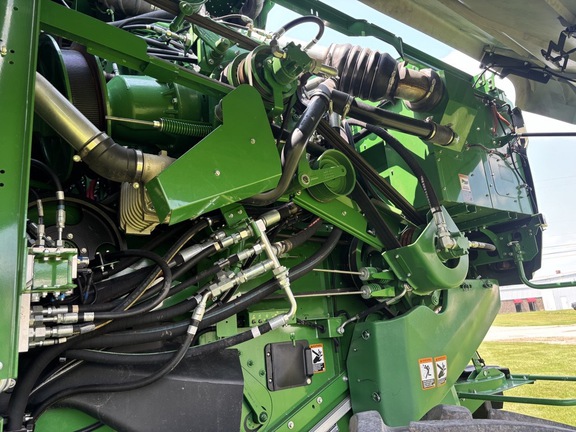 2023 John Deere S780 Combine