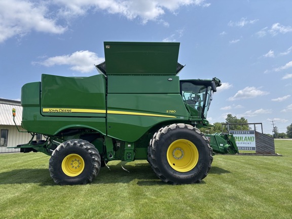 2023 John Deere S780 Combine