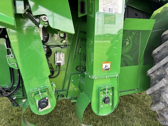 2023 John Deere S780 Combine