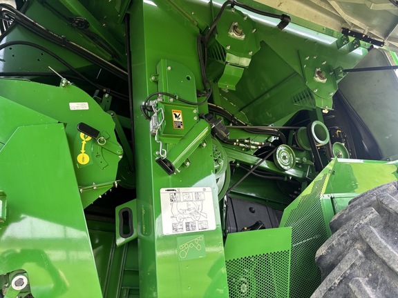 2023 John Deere S780 Combine