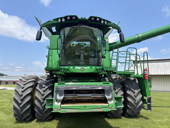 2023 John Deere S780 Combine
