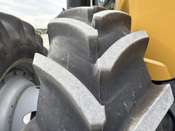 2019 Challenger 1042 Tractor