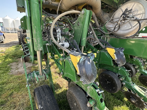 2023 John Deere 1775NT Planter