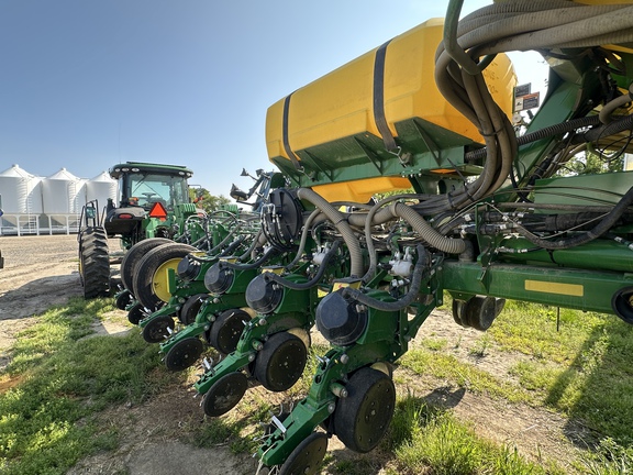 2023 John Deere 1775NT Planter