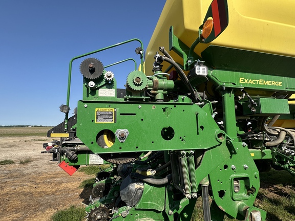 2023 John Deere 1775NT Planter