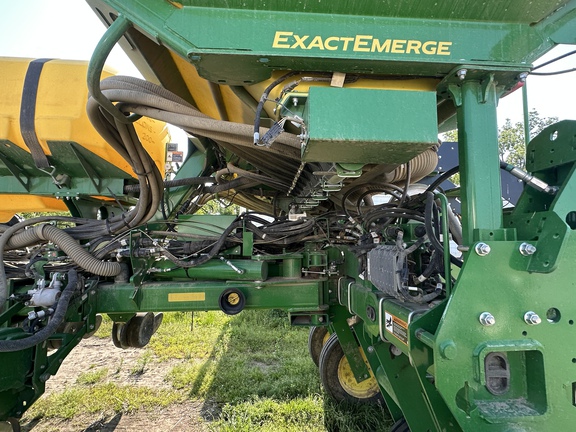 2023 John Deere 1775NT Planter