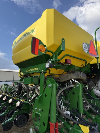 2023 John Deere 1775NT Planter
