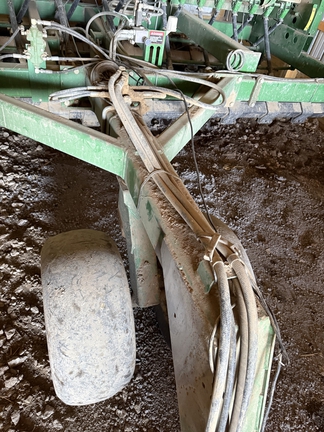 2000 John Deere 1560 Drill