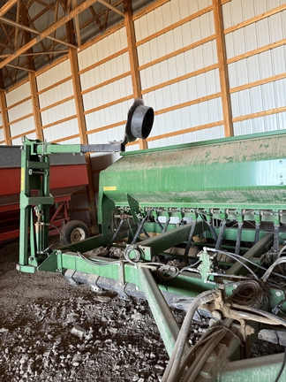 2000 John Deere 1560 Drill