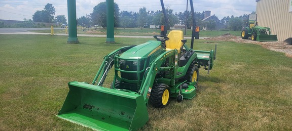 2018 John Deere 1025R Tractor Compact