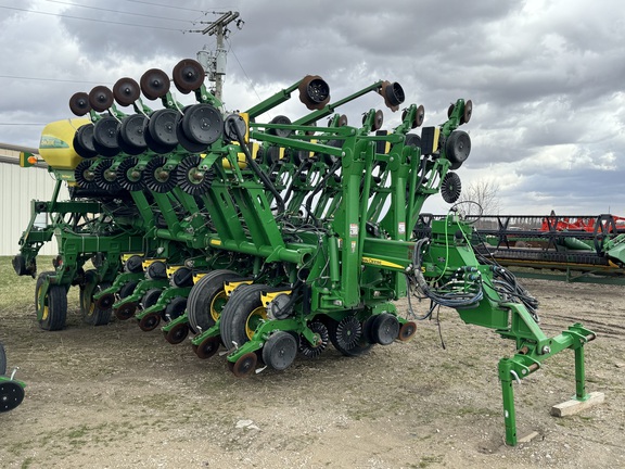 2015 John Deere 1795 Planter