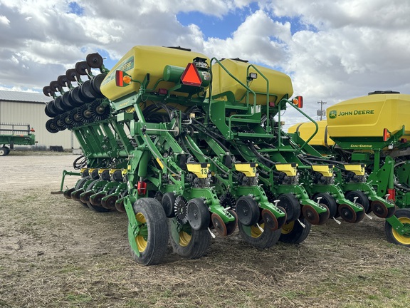2015 John Deere 1795 Planter