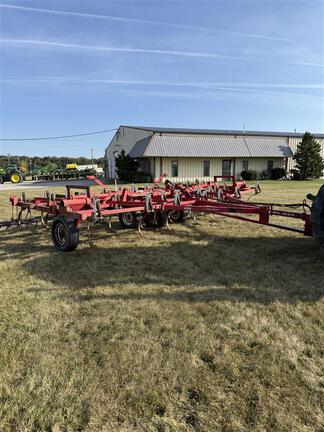 Wil-Rich 2500 Field Cultivator