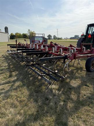 Wil-Rich 2500 Field Cultivator