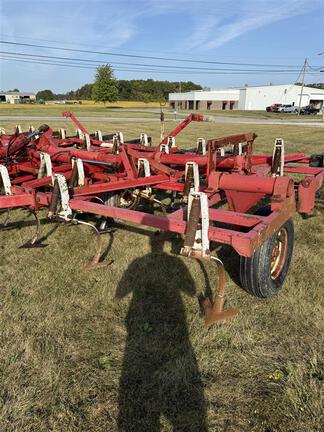 Wil-Rich 2500 Field Cultivator