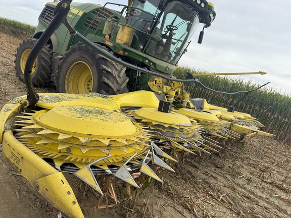 2022 John Deere 772 Header Forage