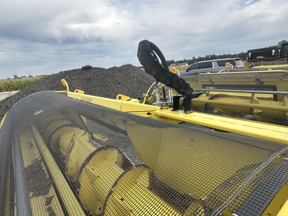 2022 John Deere 659 Header Forage