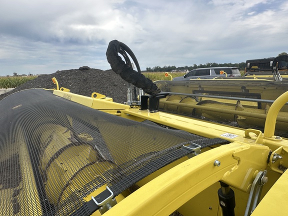 2022 John Deere 659 Header Forage