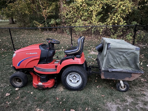 Simplicity Conquest 16H Garden Tractor