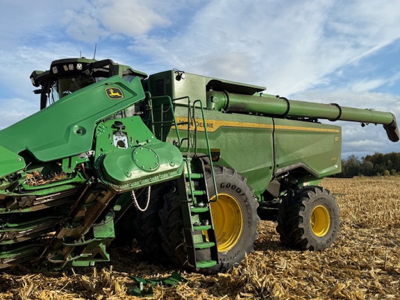 2025 John Deere S7 800 Combine