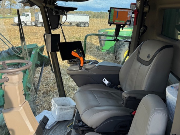 2025 John Deere S7 800 Combine