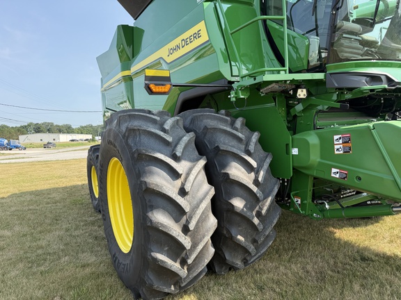 2025 John Deere S7 800 Combine