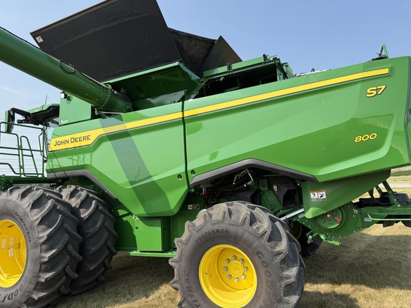 2025 John Deere S7 800 Combine