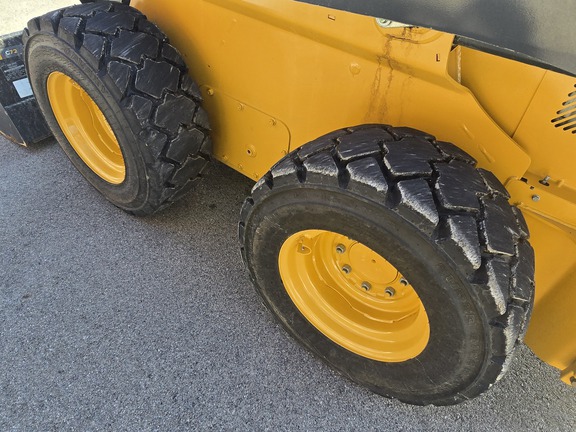2024 John Deere 324G Skid Steer Loader