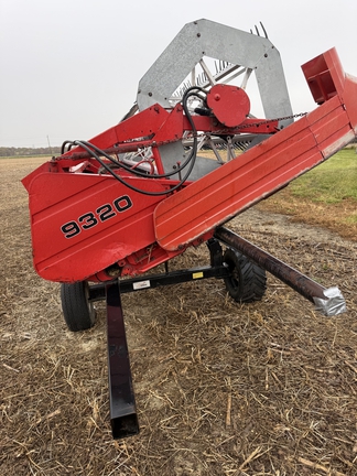 Massey Ferguson 9320 Header Combine