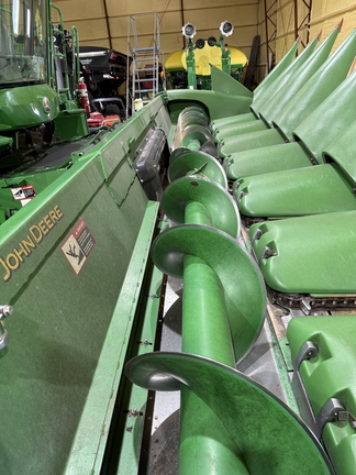 2009 John Deere 608C Header Corn Head