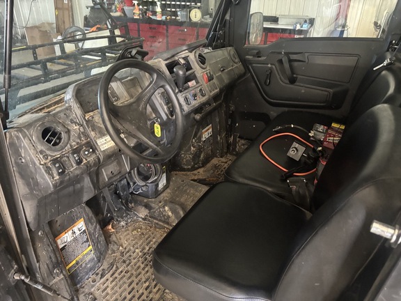 2022 John Deere XUV 835M ATV