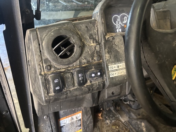 2022 John Deere XUV 835M ATV