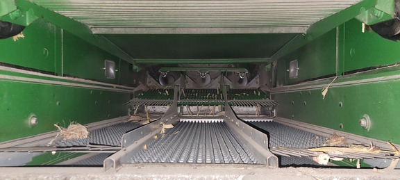 2009 John Deere 9570 STS Combine