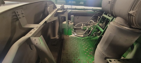 2009 John Deere 9570 STS Combine