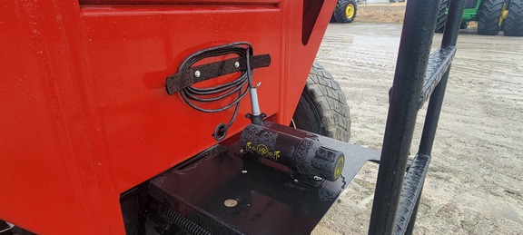 2023 J&M 755 Gravity Box