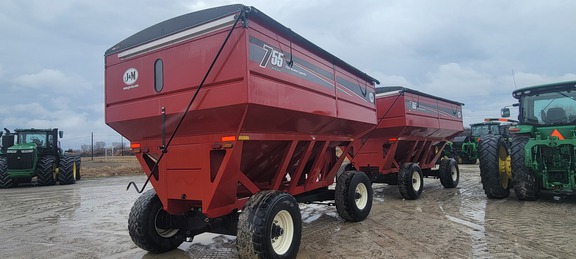 2023 J&M 755 Gravity Box