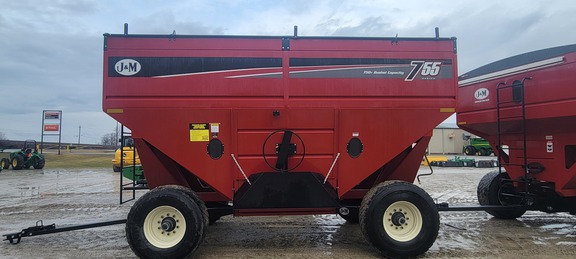 2023 J&M 755 Gravity Box