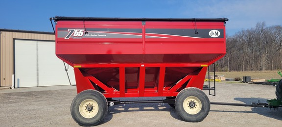 2023 J&M 755 Gravity Box