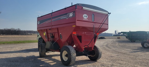 2023 J&M 755 Gravity Box