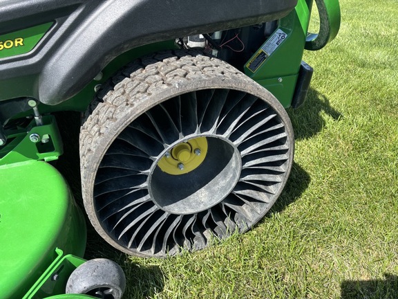2024 John Deere Z950R Mower/Zero Turn