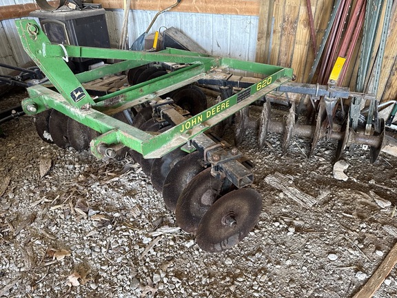 John Deere 620 Disk