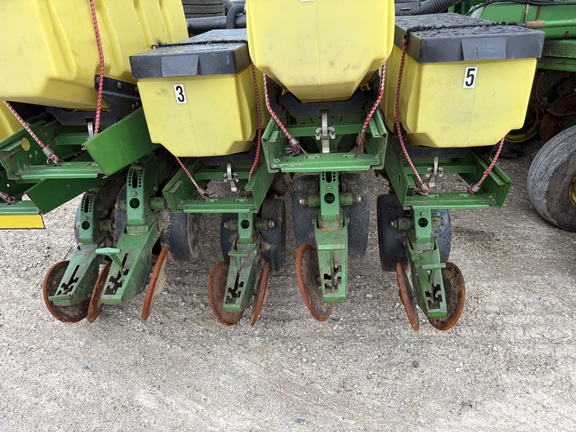 2001 John Deere 1780 Planter